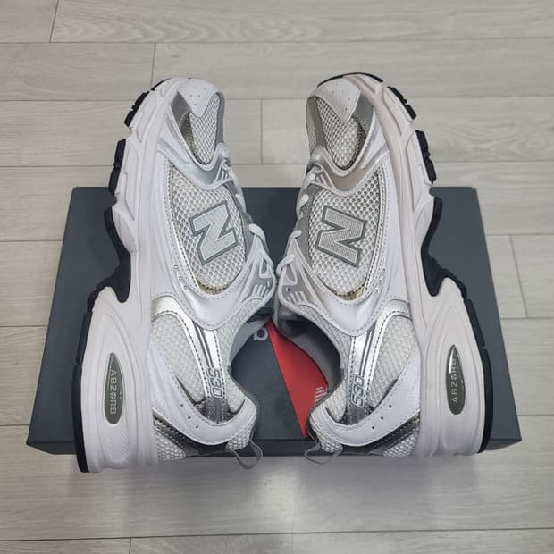 (260)뉴발란스 530 화이트 실버[대전 직거래도 가능]