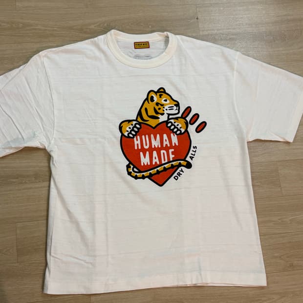 휴먼메이드 타이거 하트 반팔 티셔츠 화이트