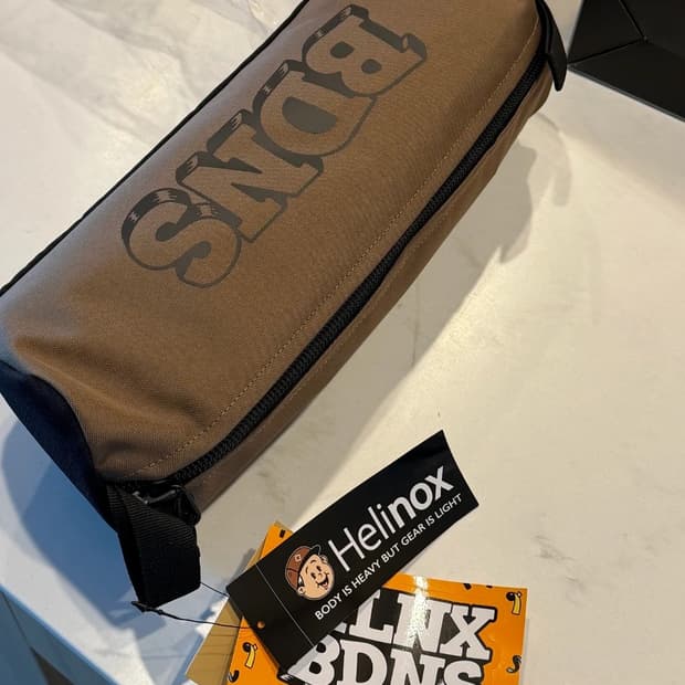 헬리녹스 빠더너스 콜라보 체어 2개