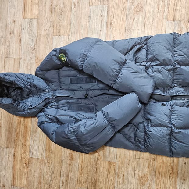 스톤아일랜드 크링클랩스 다운 패딩