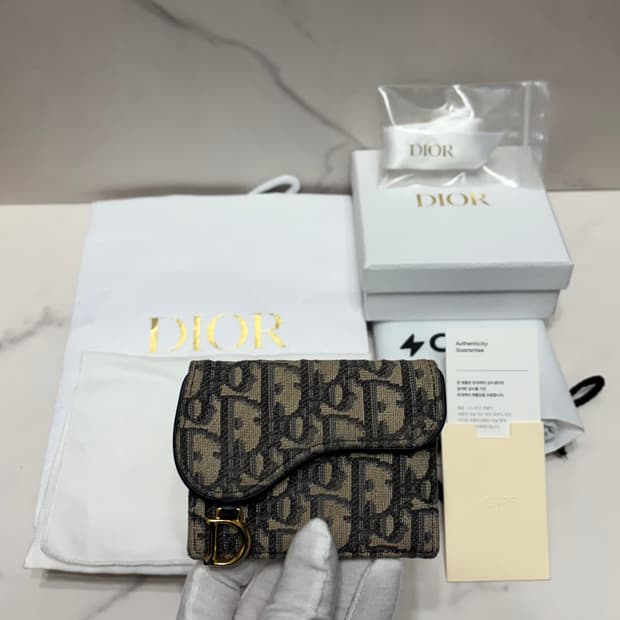 [정품] 디올 오블리크 새들 슬림 카드지갑 번개케어