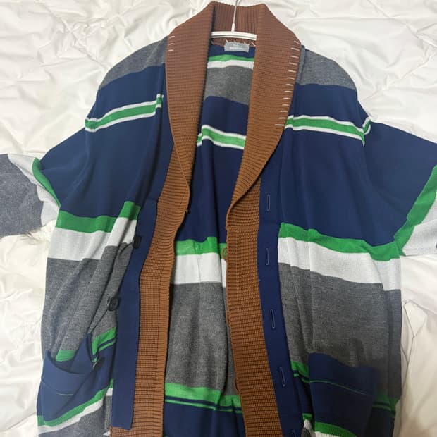 컬러비컨 가디건 판매합니다