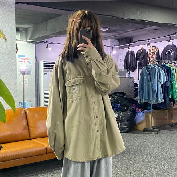 칼하트 스몰로고 브라운 셔츠 B2517