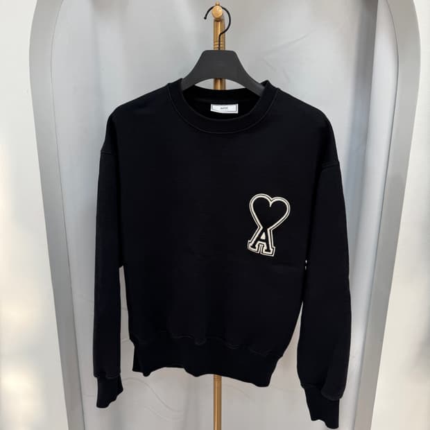 아미 빅하트 자수 맨투맨 L사이즈