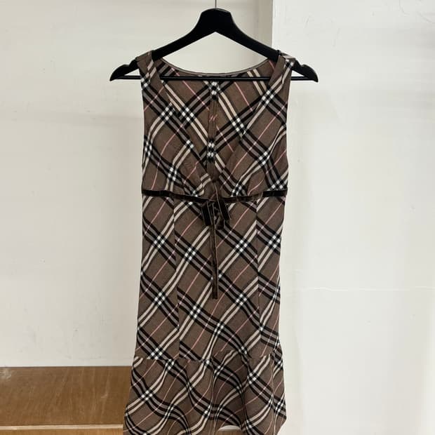 버버리 블루 라벨 울 체크 슬리브리스 원피스