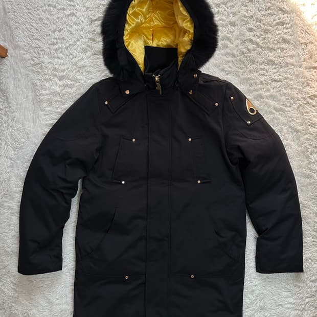 무스너클 스틸링 블랙 폭스퍼 패딩 M