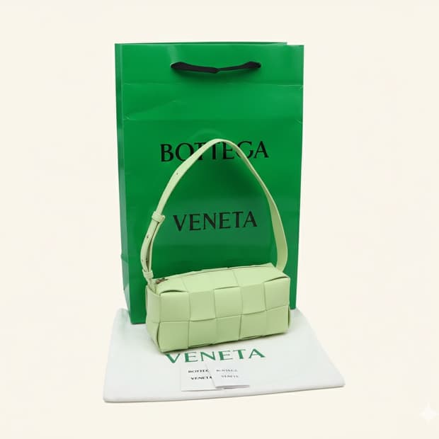 [S급] 보테가베네타 브릭 카세트백 스몰 판매합니다!!!
