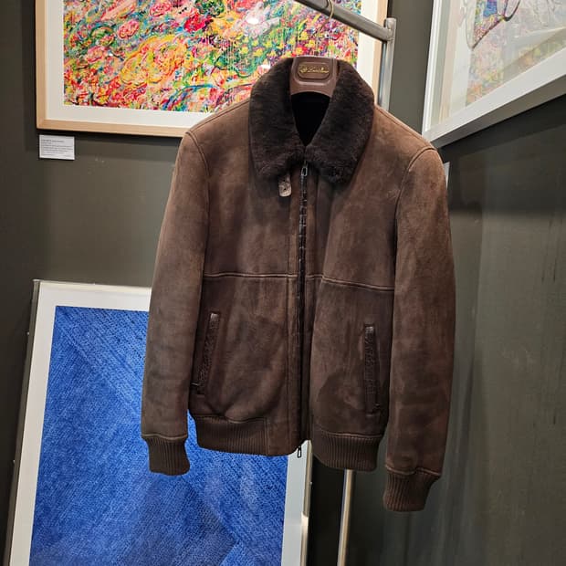 로로피아나 리얼 크록 풀 시어링 스웨이드 무스탕