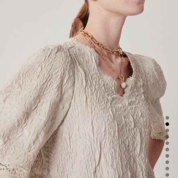 TIME 타임 스캘럽 자수 블라우스