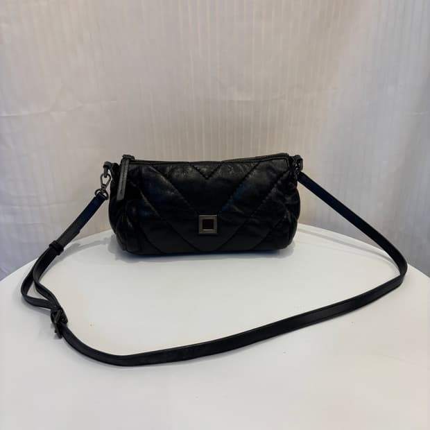 정품 루즈앤라운지 램스킨 크로스백   