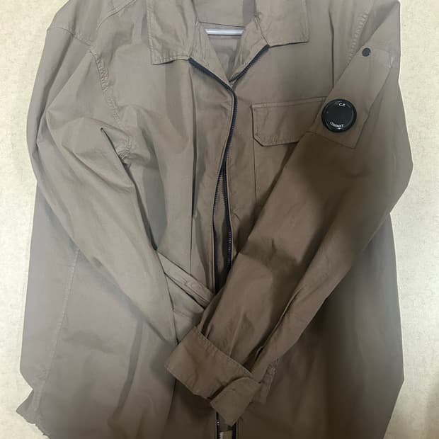 (새상품) CP컴퍼니 셔츠 자켓 브라운