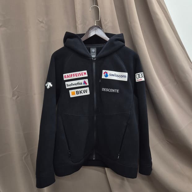 데상트 아우디 스위스 스키팀 후리스 105