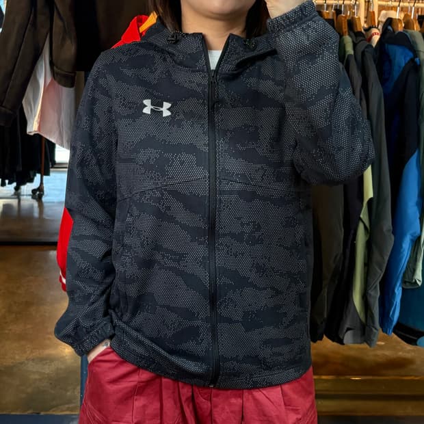언더아머 패턴 후드집업