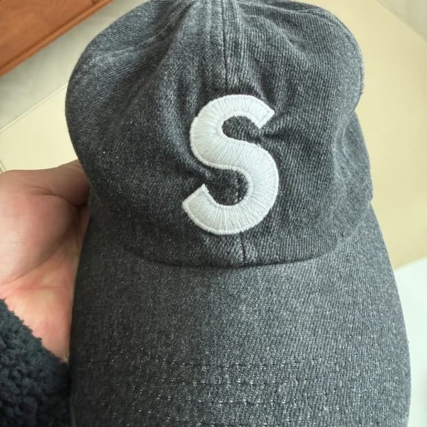 슈프림 케블라 캡 22ss 팝니다! 급처요!