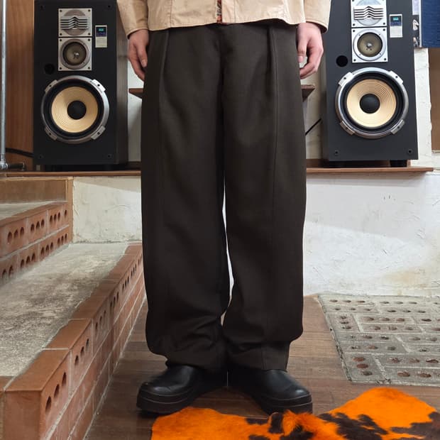 인사일런스 브라운 핀턱 와이드 슬랙스