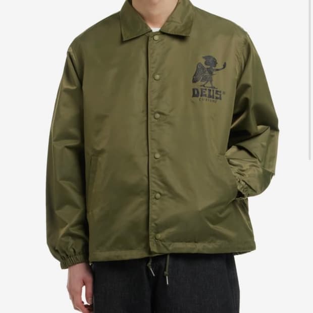 데우스엑스마키나 코치자켓