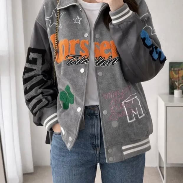 INNSERSE 시그니처 패치 바시티 자켓 / 오버핏 