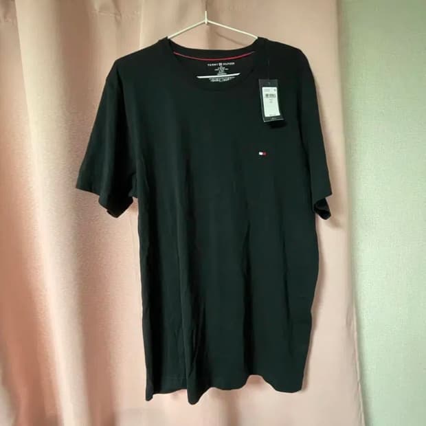 타미힐피거 정품 블랙 반팔 티셔츠 블랙 새상품