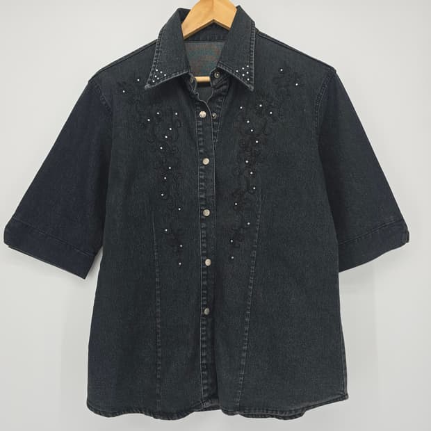 일본 빈티지 블랙 데님 스톤 장식 꽃 자수 반팔 남방