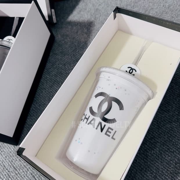 샤넬 리유저블 텀블러 화이트 박스포장 