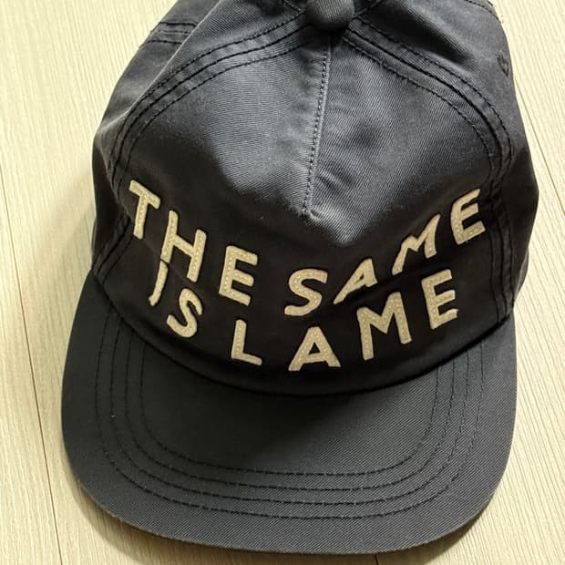 유니클로 x 퍼렐 윌리엄스 The same is lame