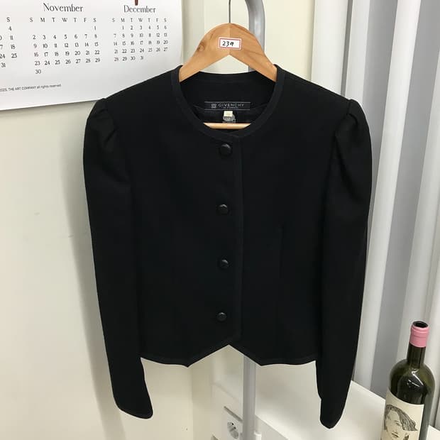지방시 라운드 크롭 퍼프 자켓