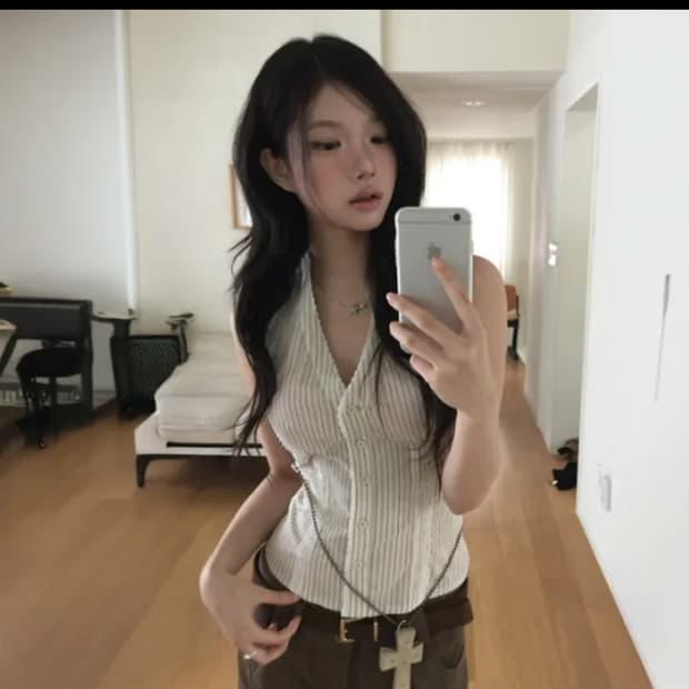 홀터넥 스트라이프 블라우스 