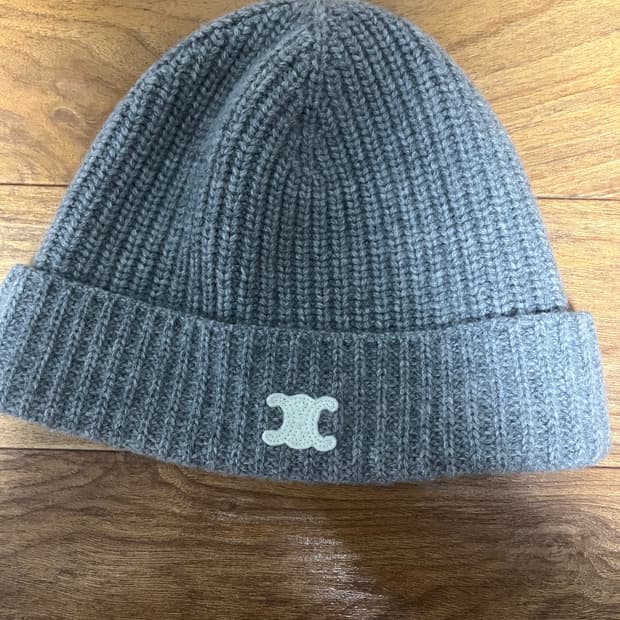 셀린느 트리옹프 캐시미어 비니