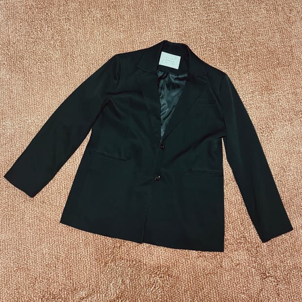 메이비썸띵투유 자켓