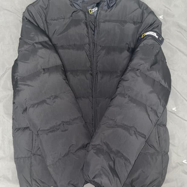 네셔널지오그래픽 구스다운 경량패딩