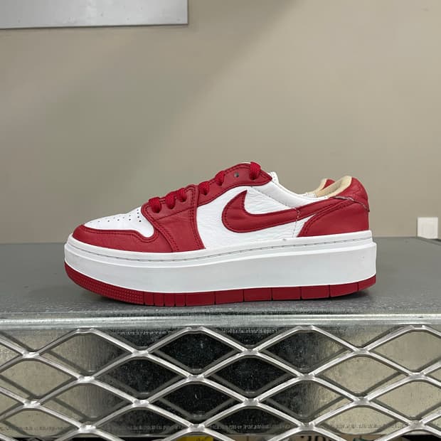 나이키 조던1 엘리베이트 로우 우먼스 레드 240