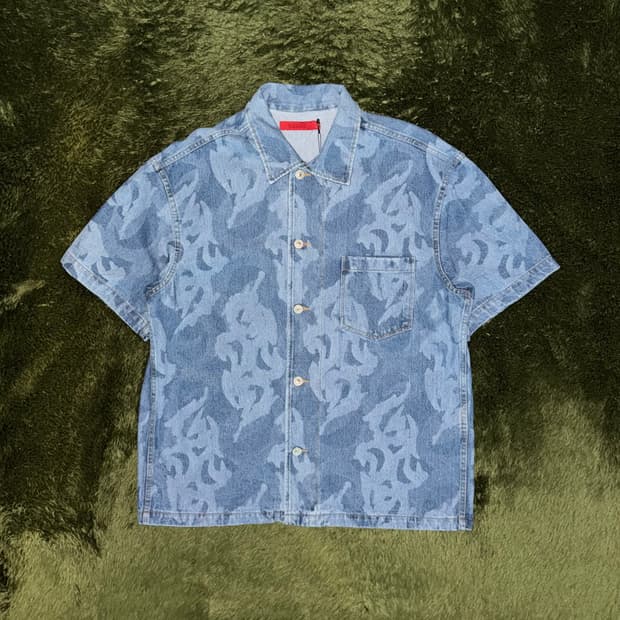 [M] KUSIKOHC 쿠시코크 플레임 그래픽 데님 하프 셔츠