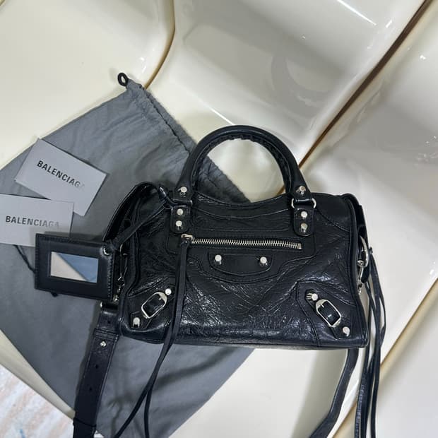 [A+ 정품] 발렌시아가 시티 모터백 미니 블랙