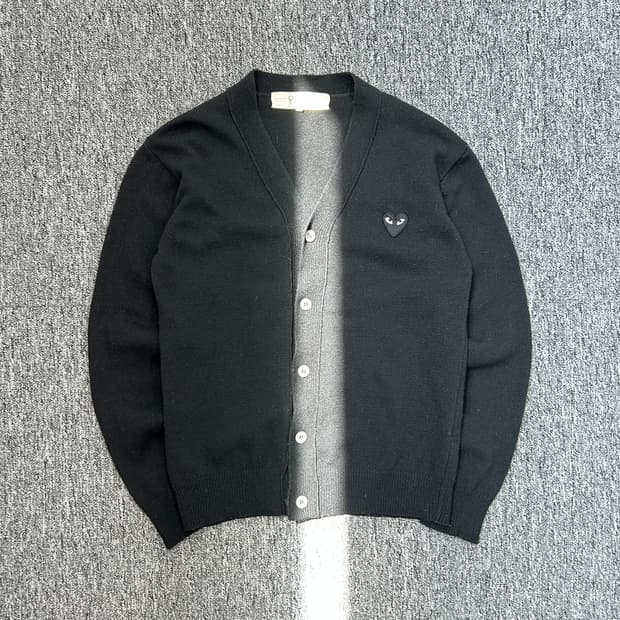 꼼데가르송 블랙 패치 니트 가디건