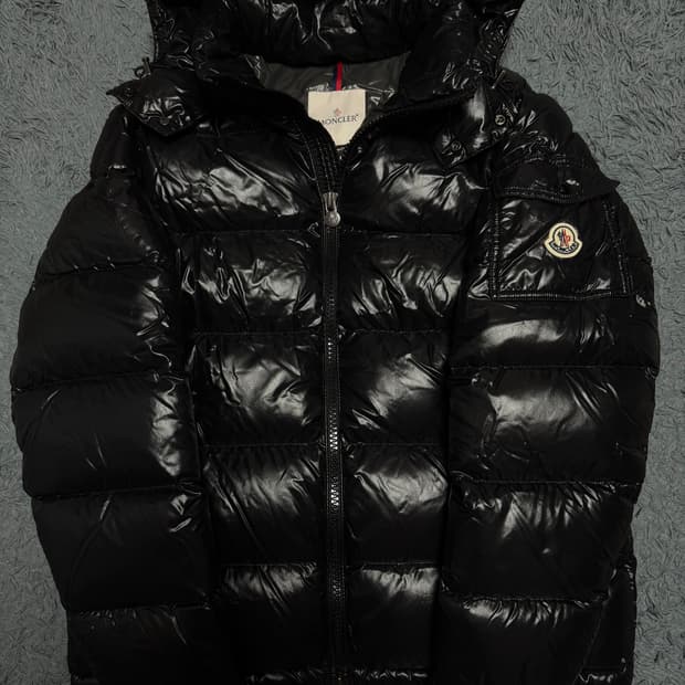 몽클레어 마야 4사이즈 22FW