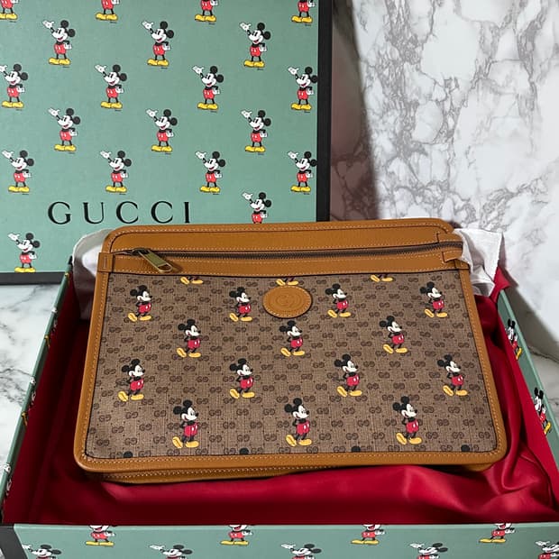 (새상품) 구찌 미키마우스 클러치 