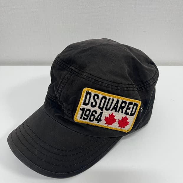 디스퀘어드 볼캡