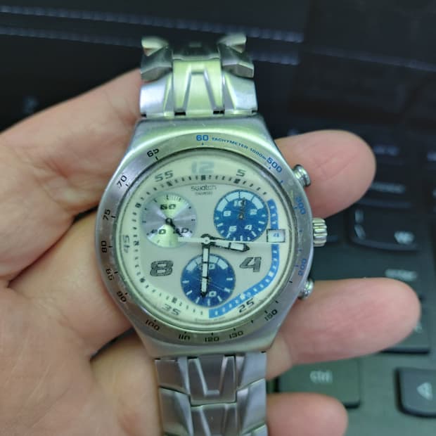 세련된 디자인의 스와치 