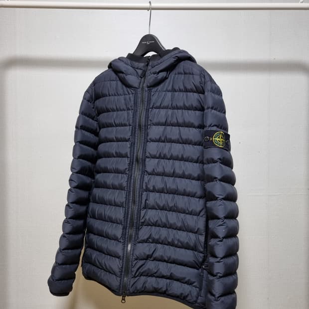 [새상품급 L] 스톤아일랜드 블랙 경량패딩