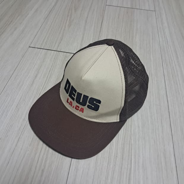 데우스 브라운 트러커캡