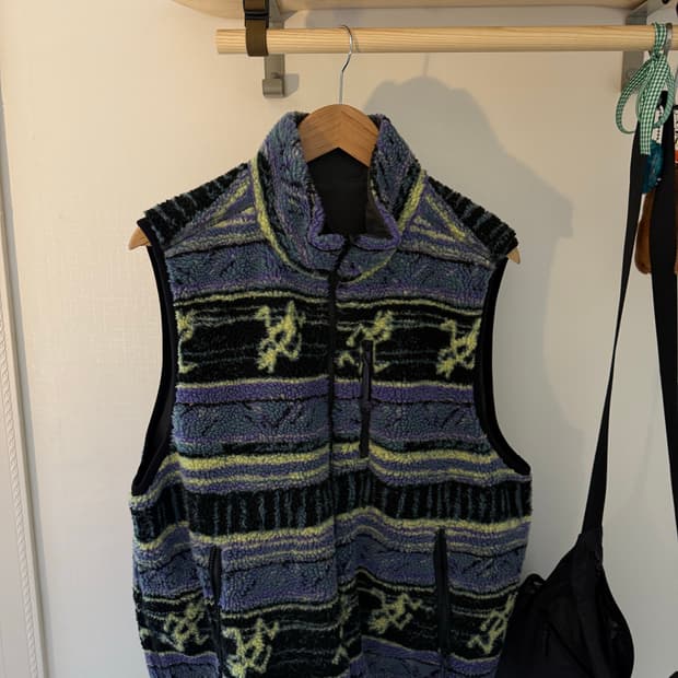 디스이즈네버댓 x 그라미치 리버시블 플리스 베스트 멀티