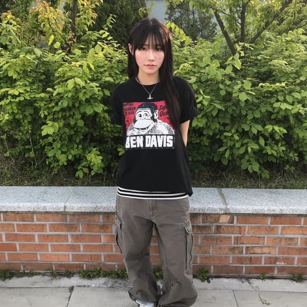 BEN DAVIS Gorilla Graphic Tee
