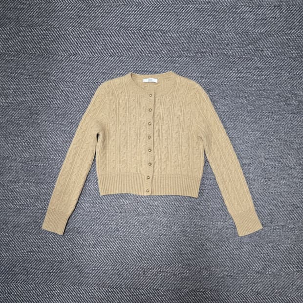 주크 24ss ZOOC 라운드넥 꽈배기 모60%캐시미어5%가디건