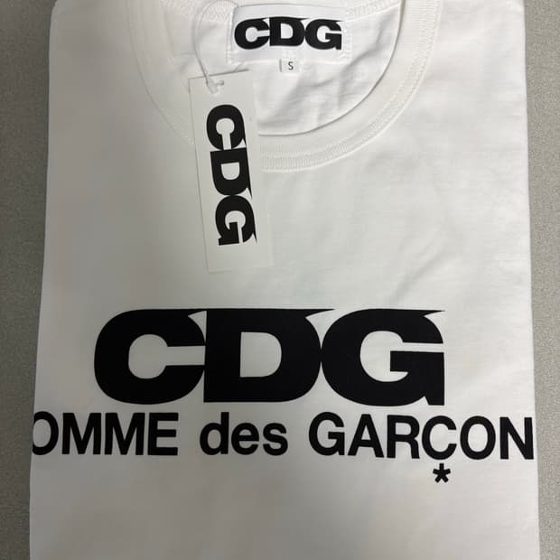 꼼데 CDG 반팔