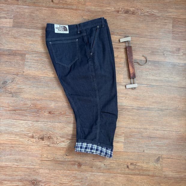 노스페이스 36 캐주얼 반바지 7부 체크 디테일 화이트 라벨