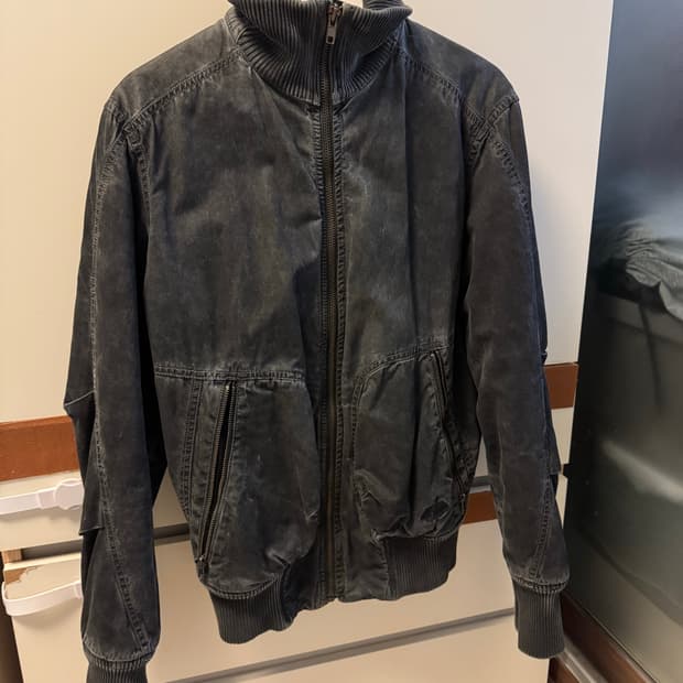 디젤 워시드 하이넥 봄버