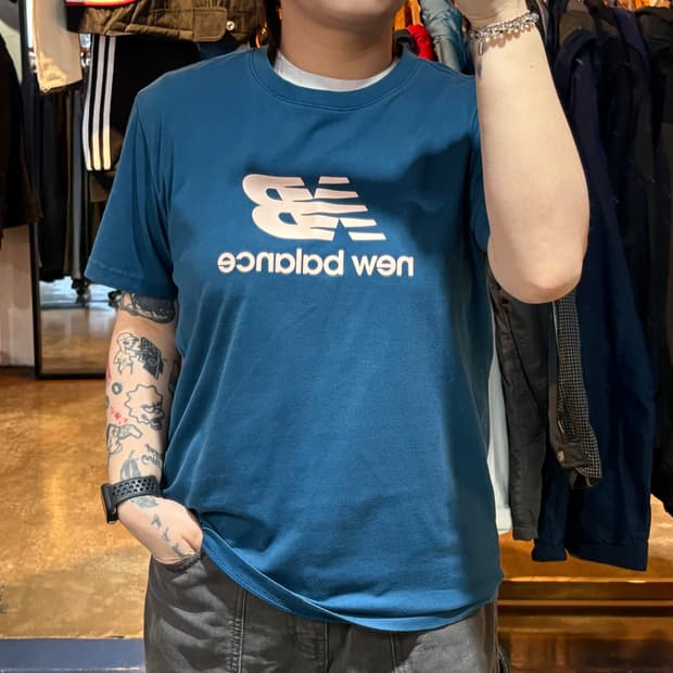 뉴발란스 딥블루 반팔