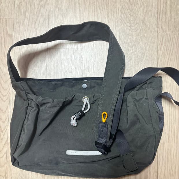 로우로우 크로스백 판매