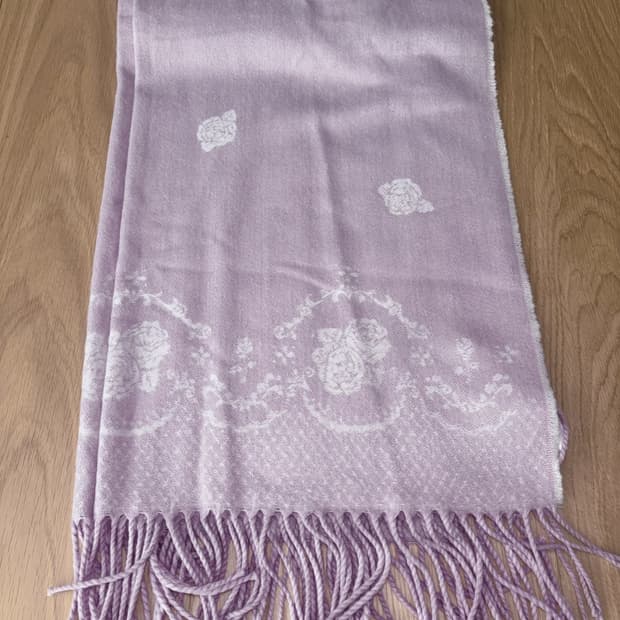 Axes femme 로즈 머플러 목도리