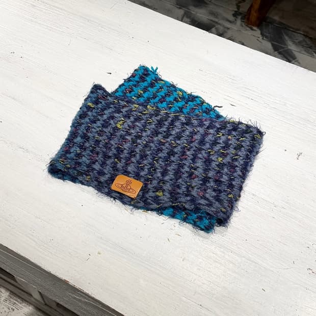 비비안웨스트우드 블루 퍼플 그라데이션 넥워머 머플러